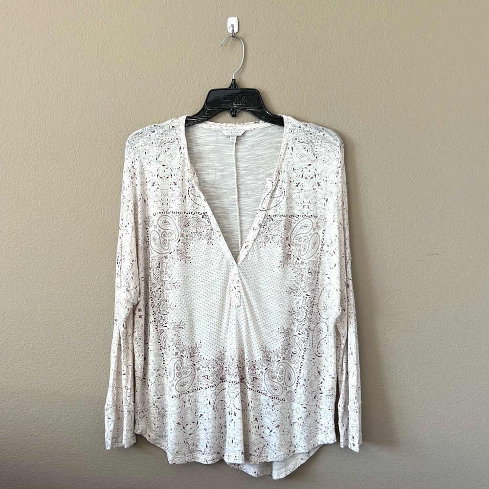 Lucky Brand Paisley Print V Neck Lightweight Top